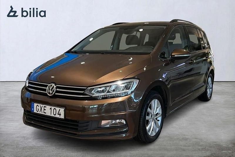 Brun Begagnad 2017 VW Touran Minibuss | 219 900 kr (Marknadspris) - Bild 1/3