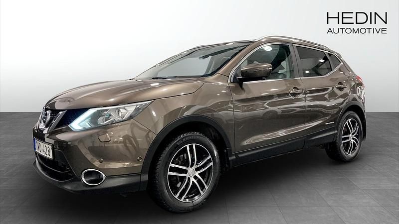 Svart Begagnad 2015 Nissan Qashqai Tekna SUV | 119 800 kr (Marknadspris) - Bild 1/4
