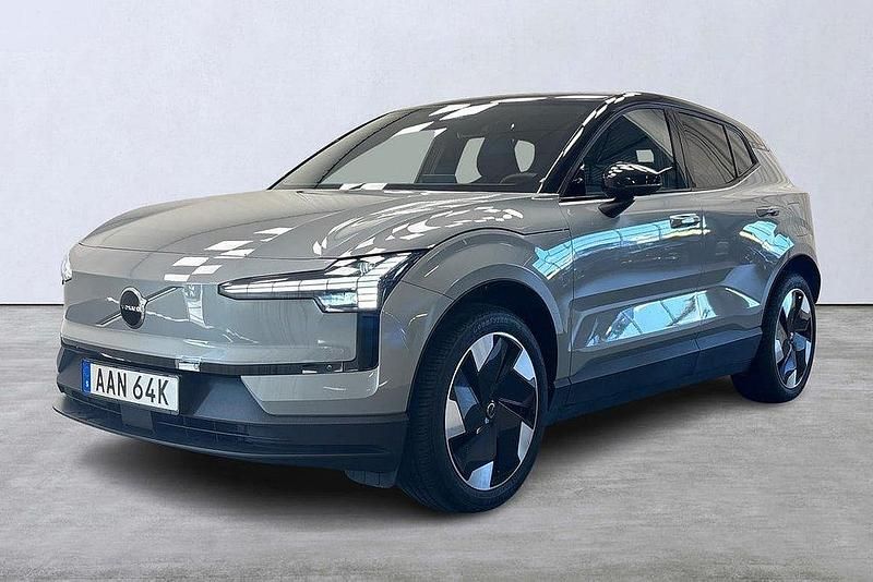 Grå Begagnad 2023 Volvo EX30 Plus SUV | 349 900 kr - Bild 1/4