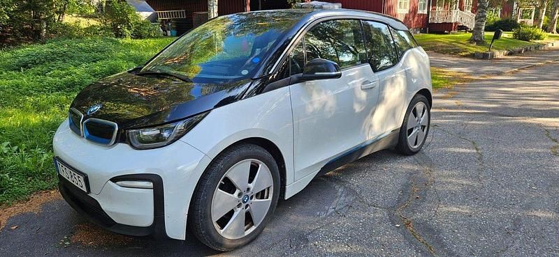 Vit Begagnad 2018 BMW i3 Halvkombi | 165 000 kr (Marknadspris) - Bild 1/4