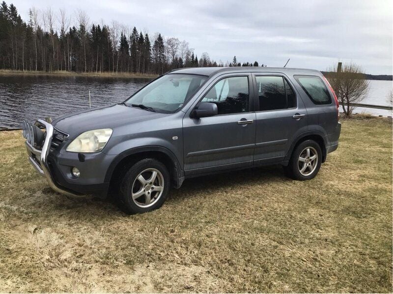 Grå Begagnad 2006 Honda CR-V SUV | 43 000 kr (Lite dyr) - Bild 1/3