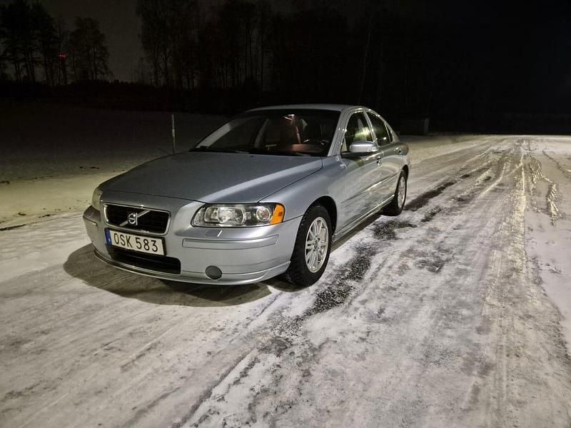 Begagnad 2009 Volvo S60 Sedan | 40 000 kr (Bra pris) - Bild 1/4