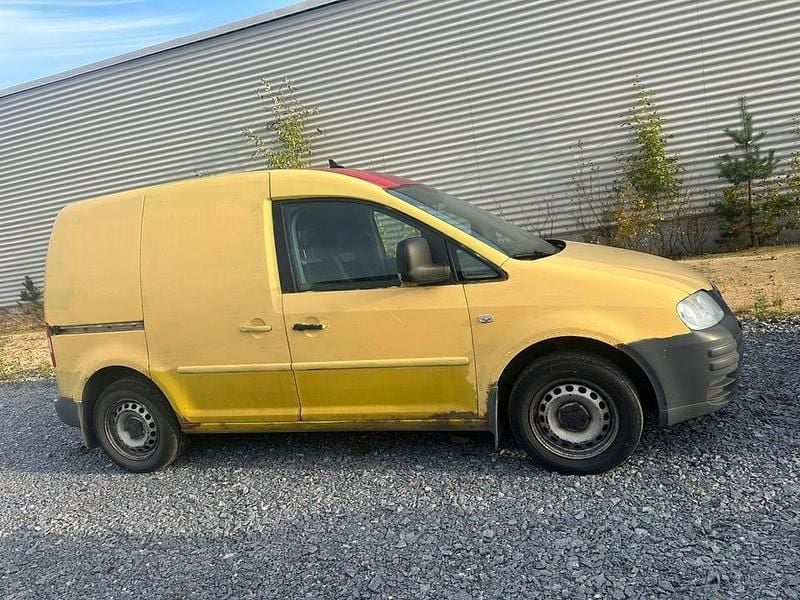 Begagnad VW Caddy 105 HK (77 kW) 2008 Röd Minibuss
