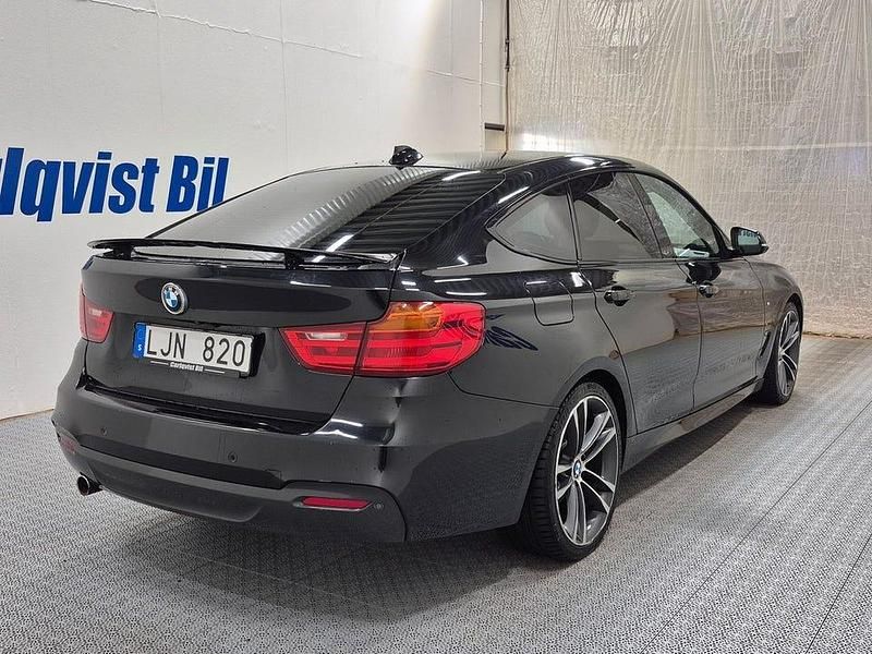 Begagnad BMW 320 M Sport 184 HK (135 kW) 2014 Svart metallic Kombi
