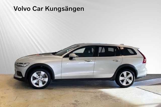 Begagnad Volvo V60 CC 197 HK (144 kW) 2021 Kombi