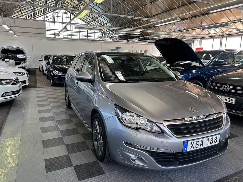 Grå Begagnad 2016 Peugeot 308 Active Kombi | 124 000 kr (Lite dyr) - Bild 1/4