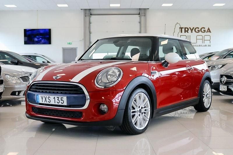 Röd Begagnad 2017 Mini Cooper Pepper Halvkombi | 159 000 kr (Marknadspris) - Bild 1/4