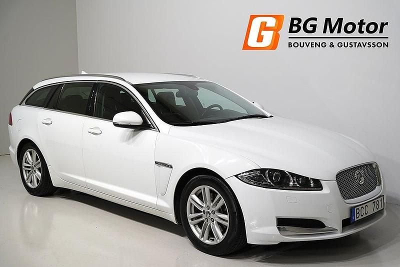 Vit Begagnad 2013 Jaguar XF Sportbrake Kombi | 84 900 kr - Bild 1/4