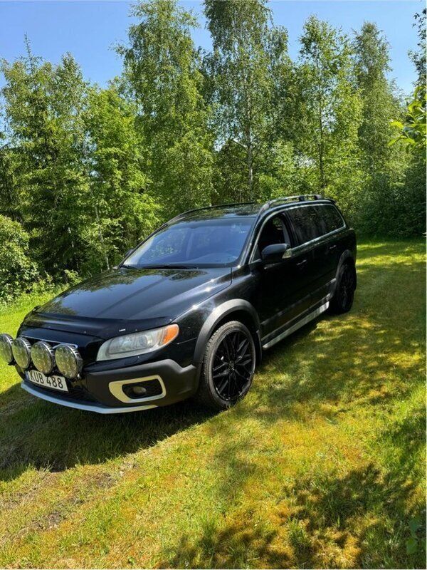 Svart Begagnad 2011 Volvo XC70 Momentum SUV | 73 000 kr (Bra pris) - Bild 1/3