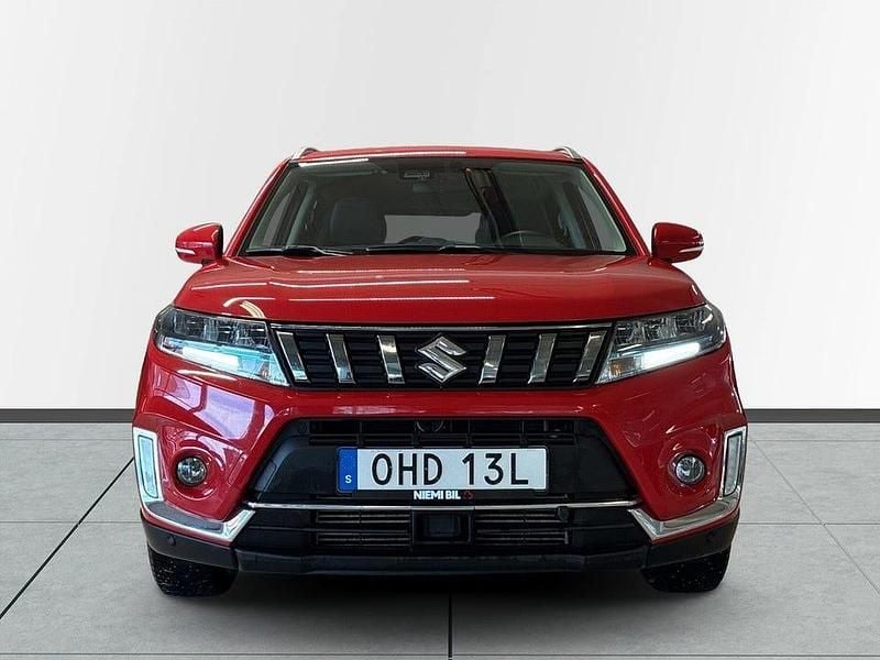Begagnad Suzuki Vitara 129 HK (94 kW) 2023 Röd SUV