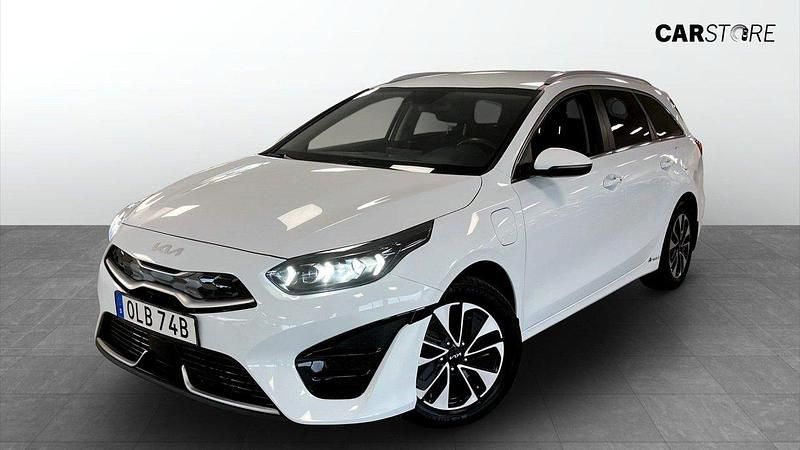 Vit (white) Begagnad 2021 Kia Ceed Sportswagon Advance Kombi | 219 900 kr (Bra pris) - Bild 1/4