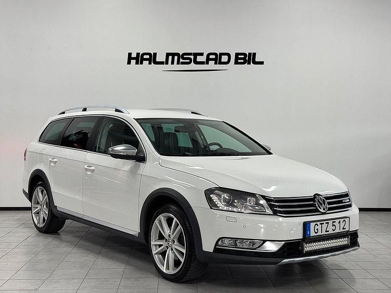 Vit Begagnad 2013 VW Passat Alltrack Kombi | 99 500 kr (Marknadspris) - Bild 1/4