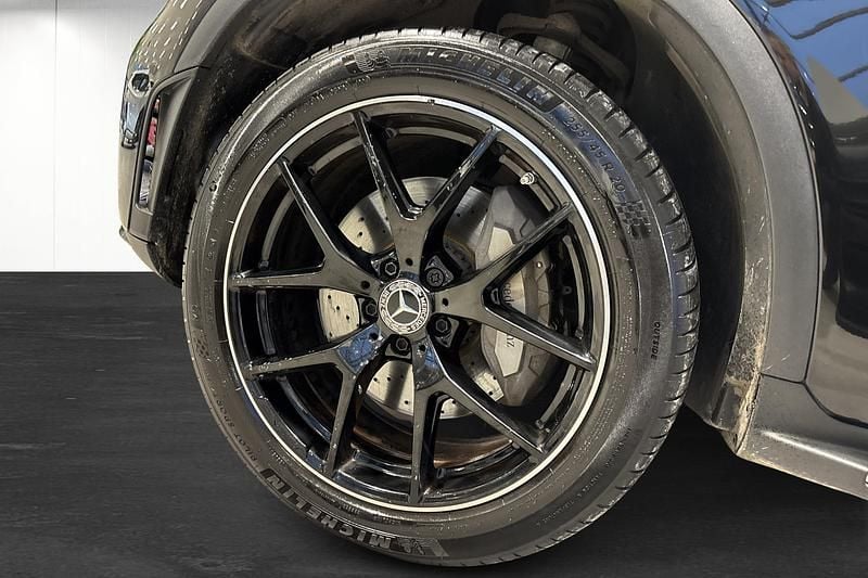 Begagnad Mercedes GLC300e AMG 2021 Svart SUV