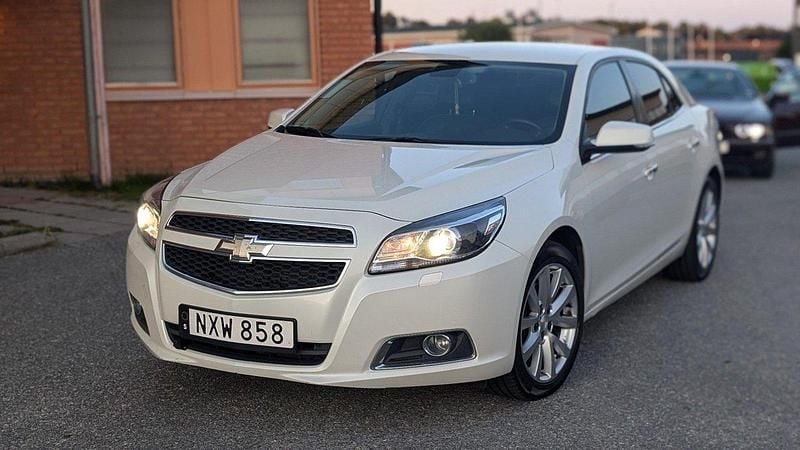 Vit Begagnad 2014 Chevrolet Malibu Sedan | 72 000 kr - Bild 1/4