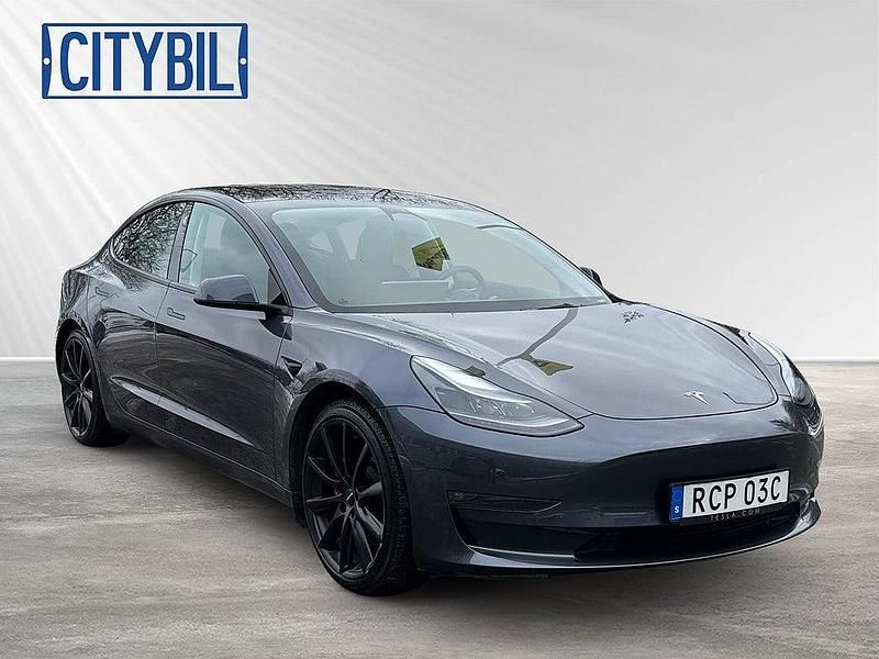 Begagnad Tesla Model 3 Performance 377 kW (513 HK) 2023 Grå Sedan