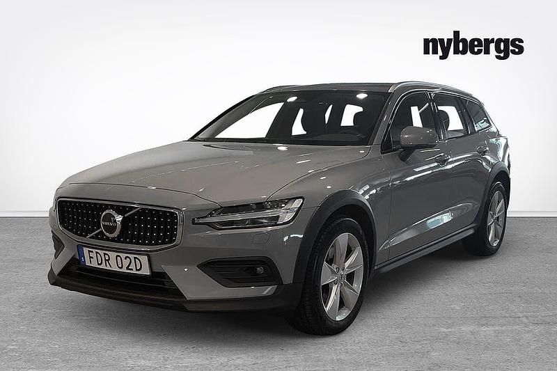 Begagnad 2024 Volvo V60 CC Kombi | 405 000 kr (Marknadspris) - Bild 1/4
