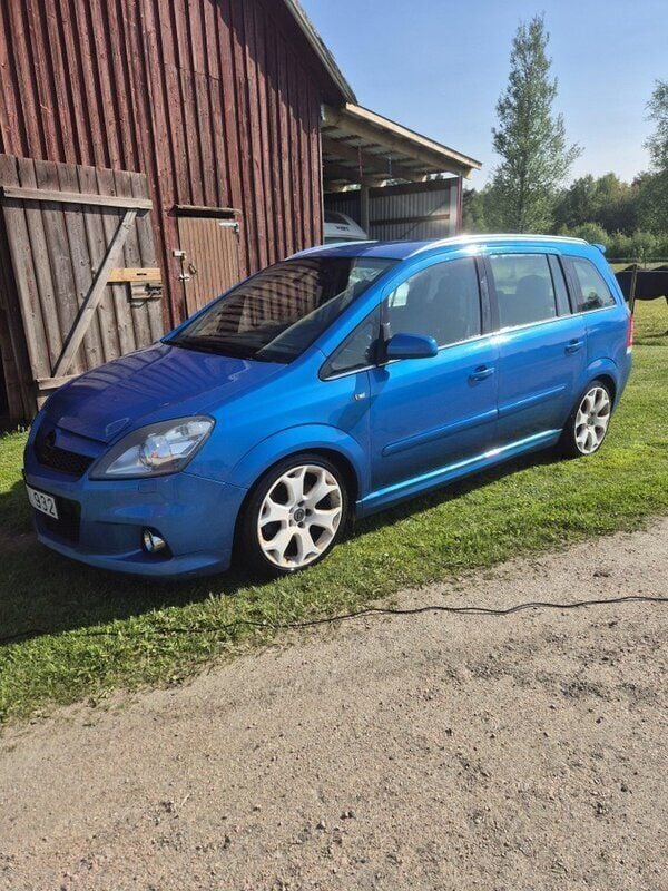 Blå Begagnad 2008 Opel Zafira OPC Minibuss | 45 000 kr - Bild 1/4