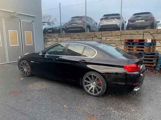 Begagnad 2013 BMW 525 Sedan | 175 000 kr (Dyr) - Bild 1/3
