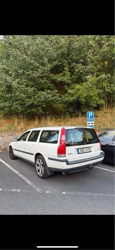 Vit Begagnad 2001 Volvo V70 Kombi | 34 999 kr (Marknadspris) - Bild 1/2