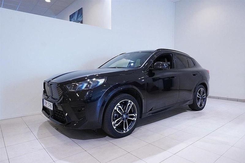Begagnad BMW iX2 M Sport 230 kW (313 HK) 2023 Svart SUV