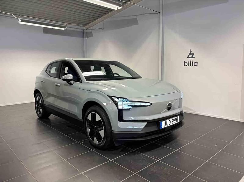 Grå Begagnad 2024 Volvo EX30 Single Motor SUV | 324 900 kr - Bild 1/1