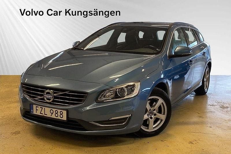 Blå Begagnad 2015 Volvo V60 Business Edition Kombi | 159 900 kr (Marknadspris) - Bild 1/3