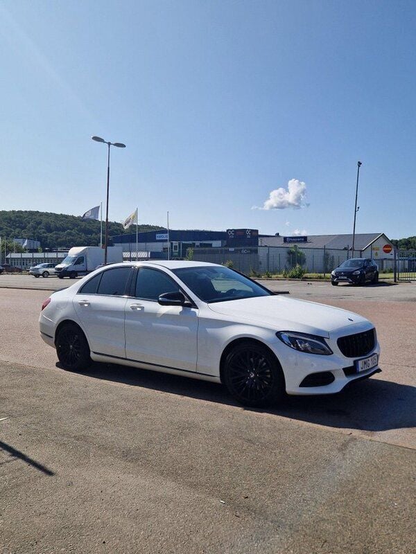 Vit Begagnad 2015 Mercedes C220 Sedan | 169 000 kr (Bra pris) - Bild 1/4