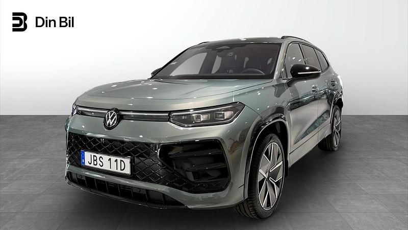 Grön Ny 2026 VW Tayron SUV | 625 700 kr (Marknadspris) - Bild 1/4