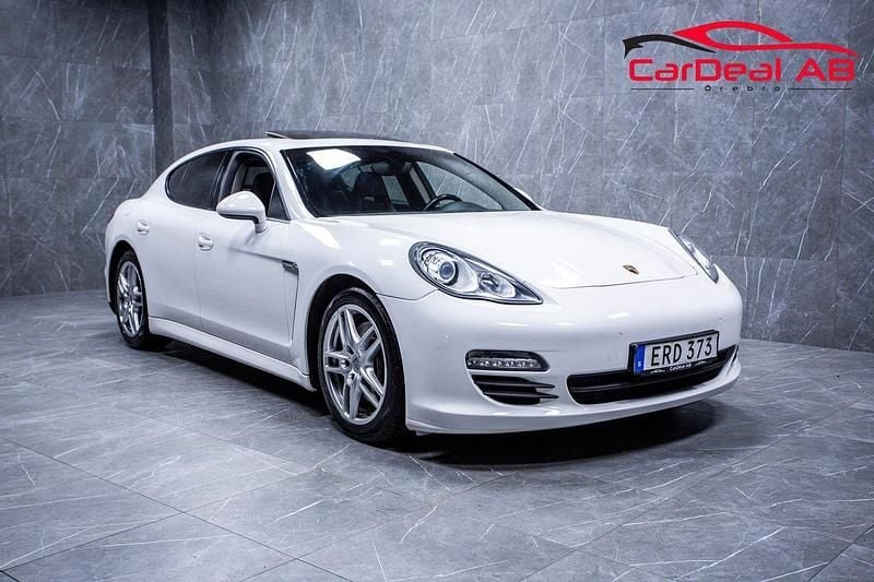 Vit Begagnad 2012 Porsche Panamera Sedan | 289 800 kr - Bild 1/4