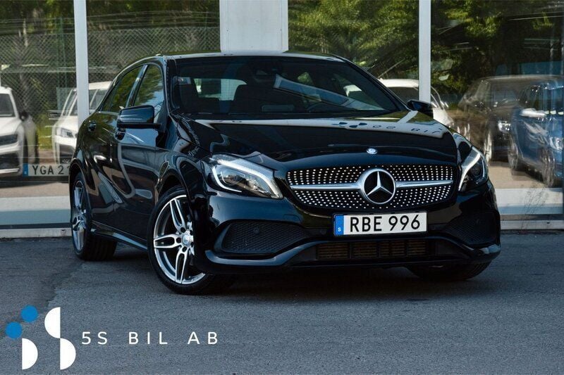 Svart Begagnad 2015 Mercedes A180 AMG Halvkombi | 164 900 kr (Marknadspris) - Bild 1/4