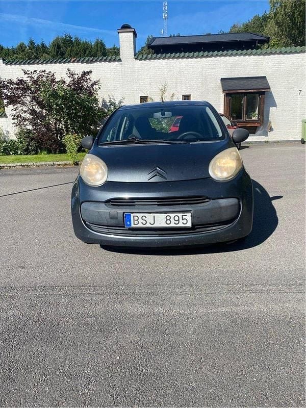Svart Begagnad 2006 Citroën C1 Halvkombi | 14 000 kr (Marknadspris) - Bild 1/4