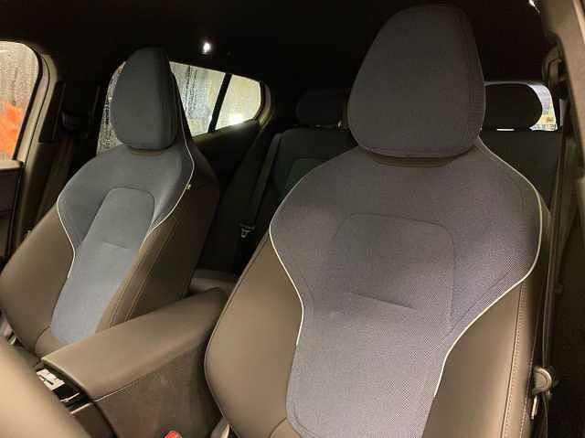 Begagnad Volvo EX30 Plus 202 kW (275 HK) 2025 Vit SUV