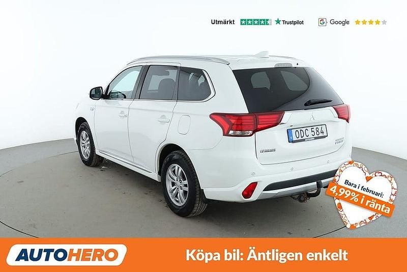 Begagnad Mitsubishi Outlander P-HEV 121 HK (88 kW) 2016 Vit SUV