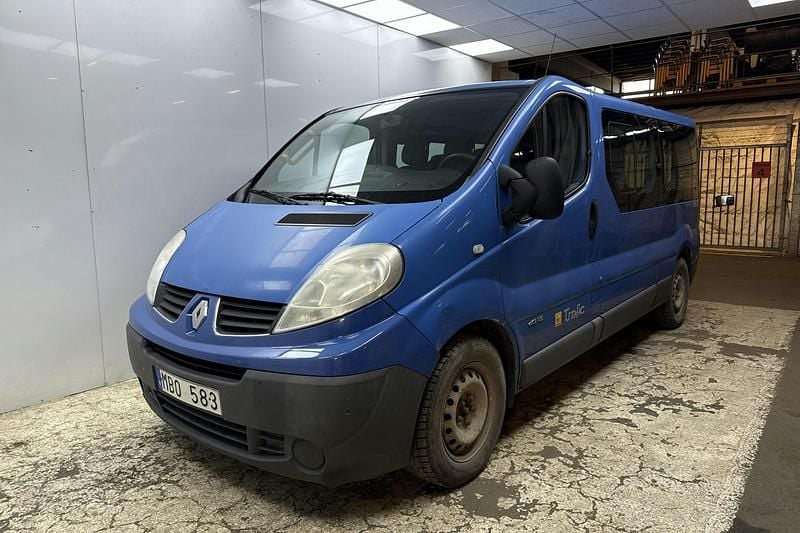 Blå Begagnad 2012 Renault Trafic Van | 45 000 kr (Marknadspris) - Bild 1/4