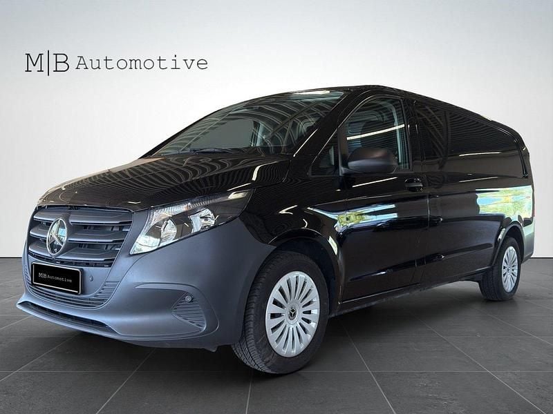 Svart Begagnad 2025 Mercedes Vito Minibuss | 474 875 kr (Bra pris) - Bild 1/4