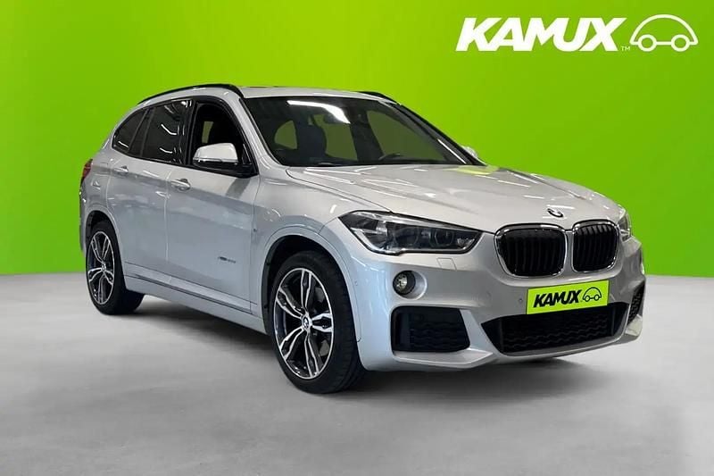 Silver (grå) Begagnad 2017 BMW X1 M Sport SUV | 269 800 kr (Lite dyr) - Bild 1/4