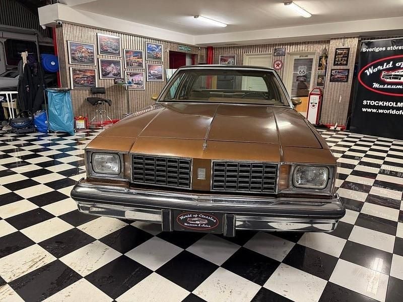 Begagnad Oldsmobile Cutlass 125 HK (91 kW) 1980 Brunmetallic Sedan