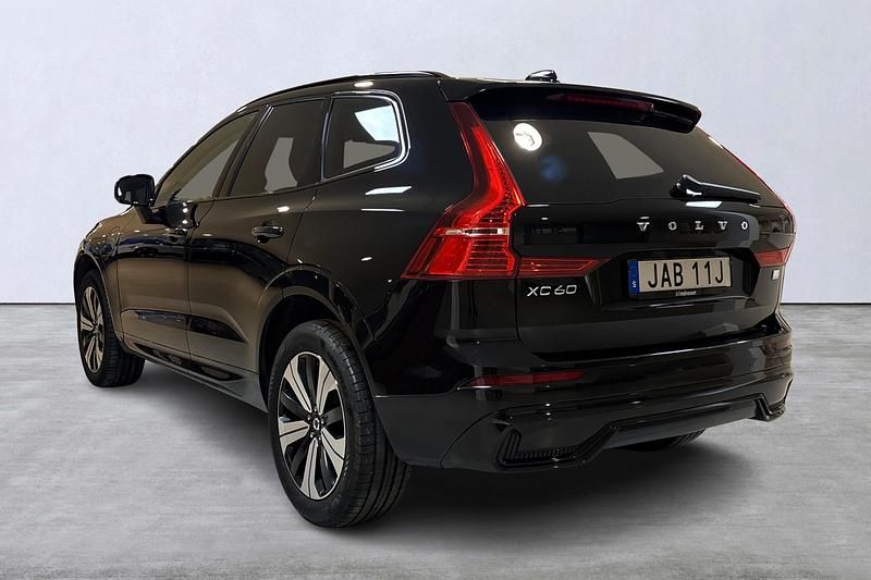 Begagnad Volvo XC60 Plus 355 HK (261 kW) 2022 Svart SUV