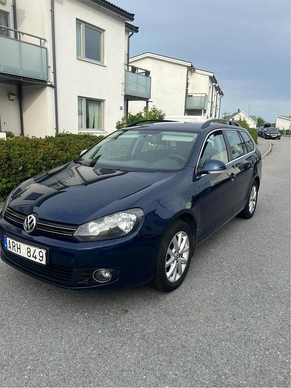 Blå Begagnad 2011 VW Golf VI Kombi | 38 000 kr (Bra pris) - Bild 1/4