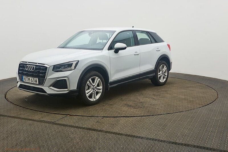 Vit Begagnad 2023 Audi Q2 Proline SUV | 274 900 kr (Marknadspris) - Bild 1/4