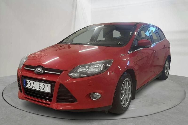 Begagnad Ford Focus 95 HK (69 kW) 2012 Röd Kombi
