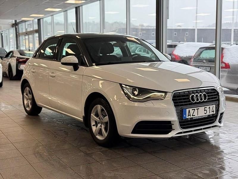 Vit Begagnad 2014 Audi A1 Sportback Sport Halvkombi | 99 900 kr (Bra pris) - Bild 1/4
