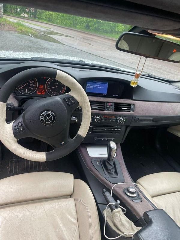 Begagnad BMW 328 233 HK (171 kW) 2008 Vit Sportkupé