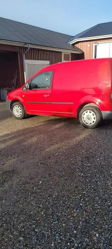 Röd Begagnad 2007 VW Caddy Minibuss | 31 000 kr (Superpris) - Bild 1/4
