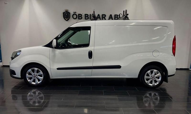 Begagnad Fiat Doblò 105 HK (77 kW) 2015 Vit Minibuss