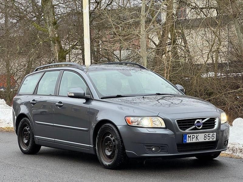 Begagnad Volvo V50 Momentum 116 HK (85 kW) 2010 Grå Kombi
