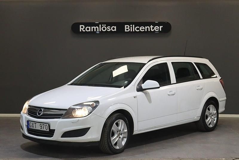 Begagnad Opel Astra 116 HK (85 kW) 2011 Vit Kombi