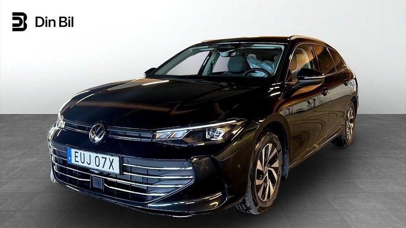 Svart Begagnad 2024 VW Passat Business Kombi | 359 900 kr (Lite dyr) - Bild 1/4