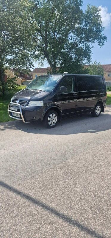 Svart Begagnad 2007 VW T5 Van | 63 500 kr (Marknadspris) - Bild 1/4