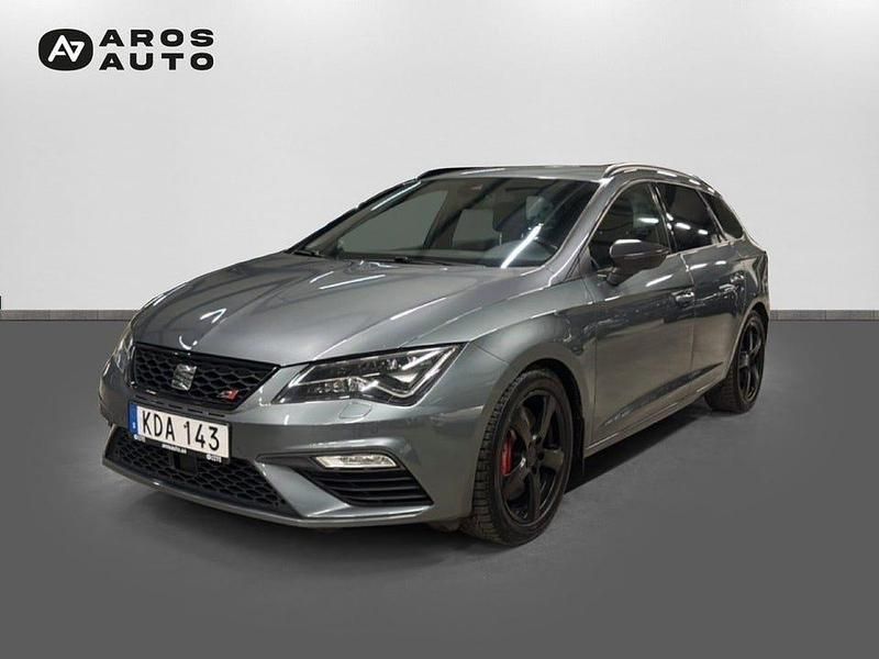 Grå Begagnad 2018 Seat Leon ST 4Drive Kombi | 239 000 kr (Lite dyr) - Bild 1/4